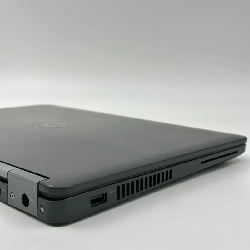 42.Dell Latitude E5270 - i5/8GB DDR4/128GB NVMe SSD/W11